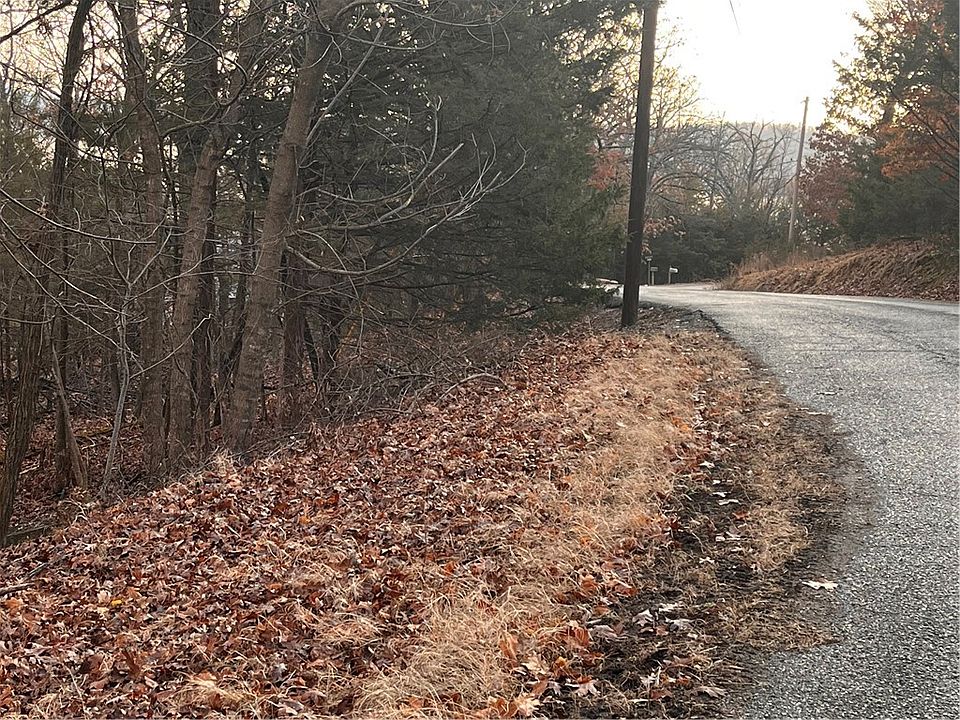 1st image of Dogwood Dr #82