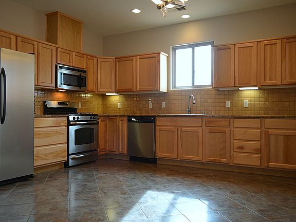 3rd image of 2233 Calle De Silverio SW