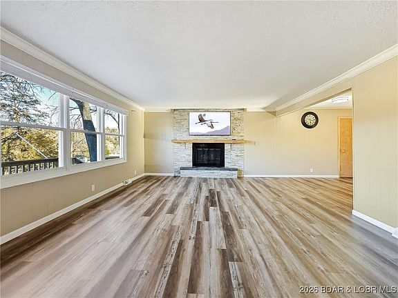 3rd image of 160 Bridgeview Rd