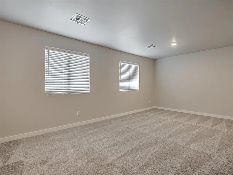 520 NW 176th Ter — Photo 35