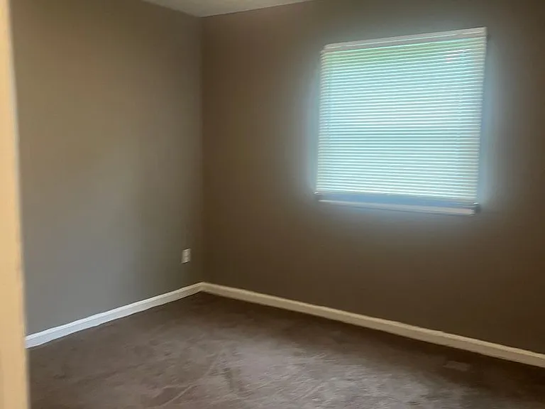 6154 Commodore Dr — Photo 11