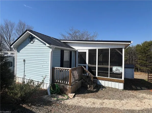 320 Mount View Ln, New London, NC 28127