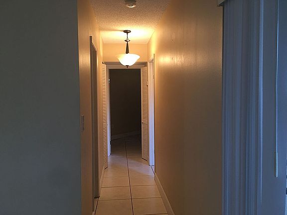 2nd image of 690 W Park Dr APT 208-2