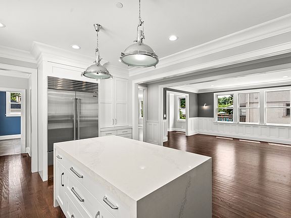 5th image of 747 William St