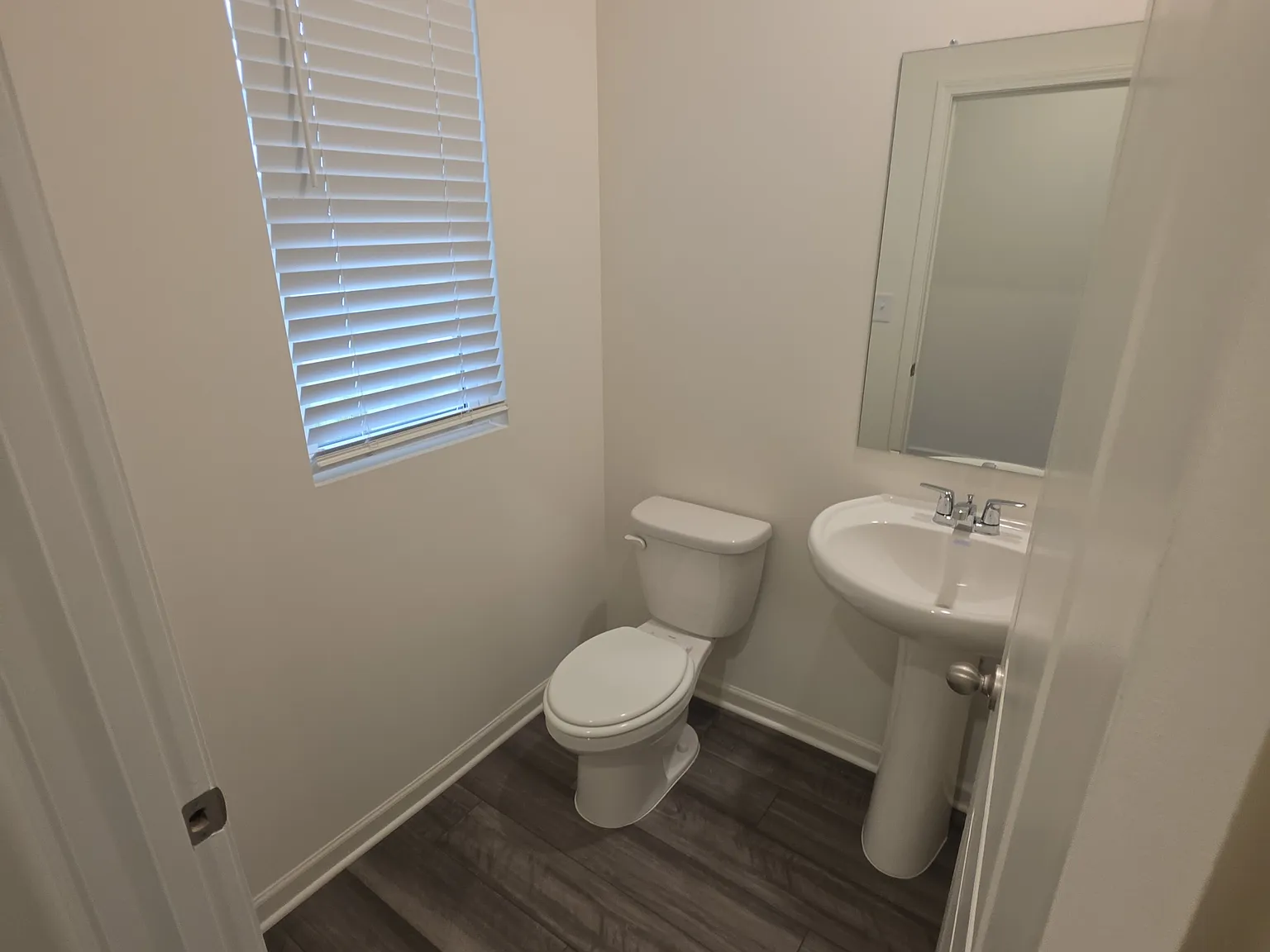 4 bed, 2.5 bath, 2279 sqft, $2,100 — Photo 3