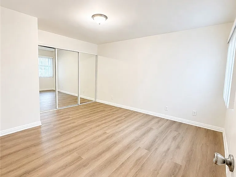 10636 Woodley Ave #43 — Photo 4