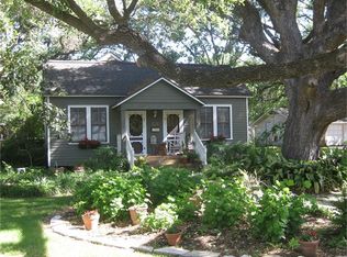 635 7th St, Sealy, TX 77474
