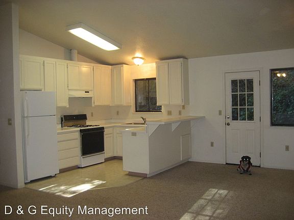 4th image of 14222 McLane Ave