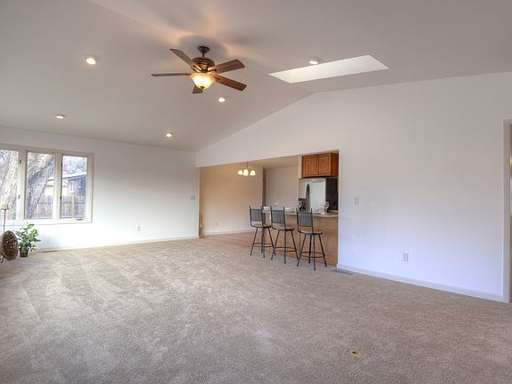 5th image of 2614 N Prospect St