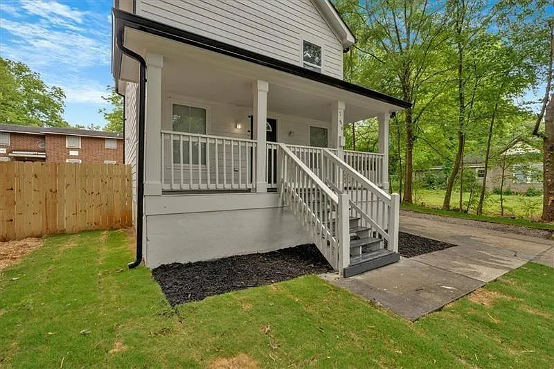 4 bed, 3.0 bath, 1638 sqft, $3,350 — Photo 2