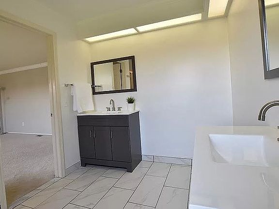 4th image of 148 Glenshire Dr