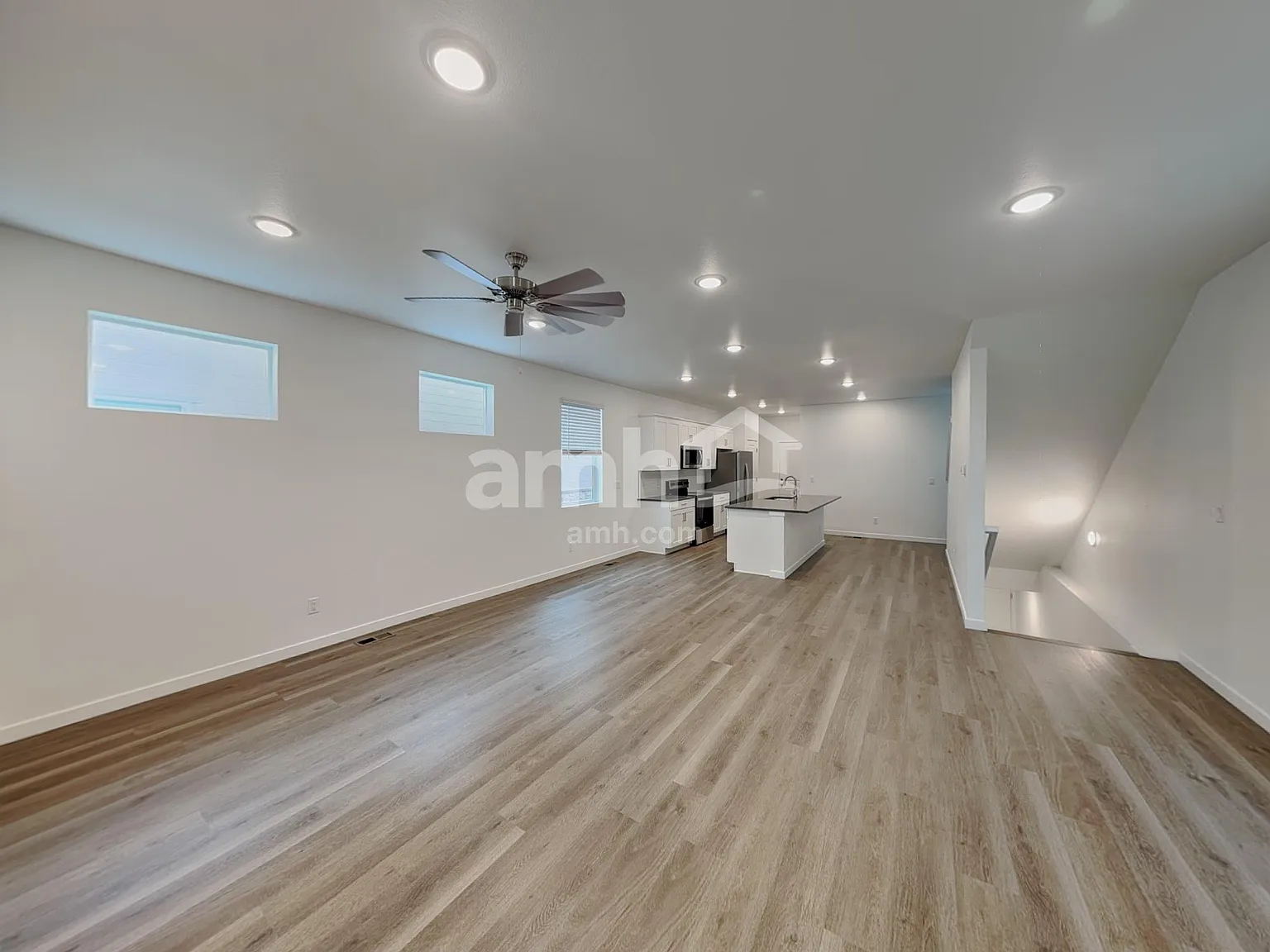 5 bed, 3.5 bath, 2837 sqft, $3,480 — Photo 4