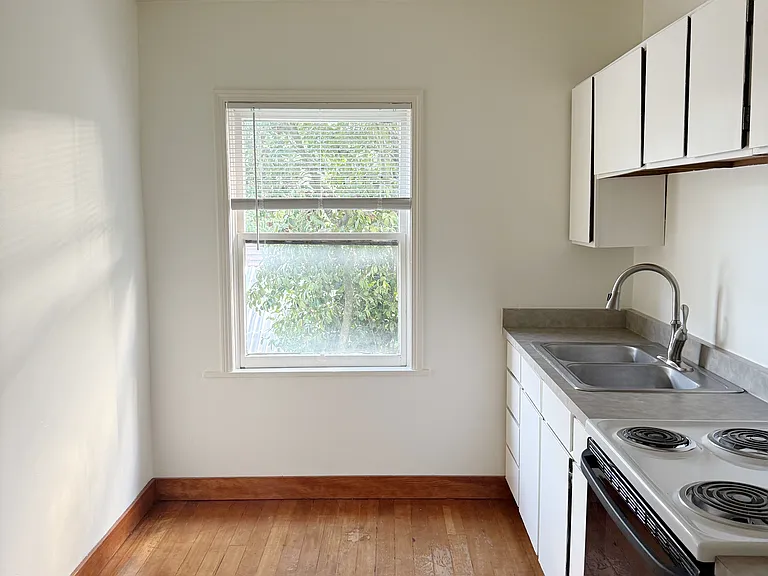 2102 SE 12th Ave #9 — Photo 3