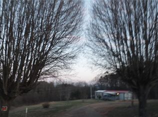 105 Buckhead Trl, Ararat, NC 27007