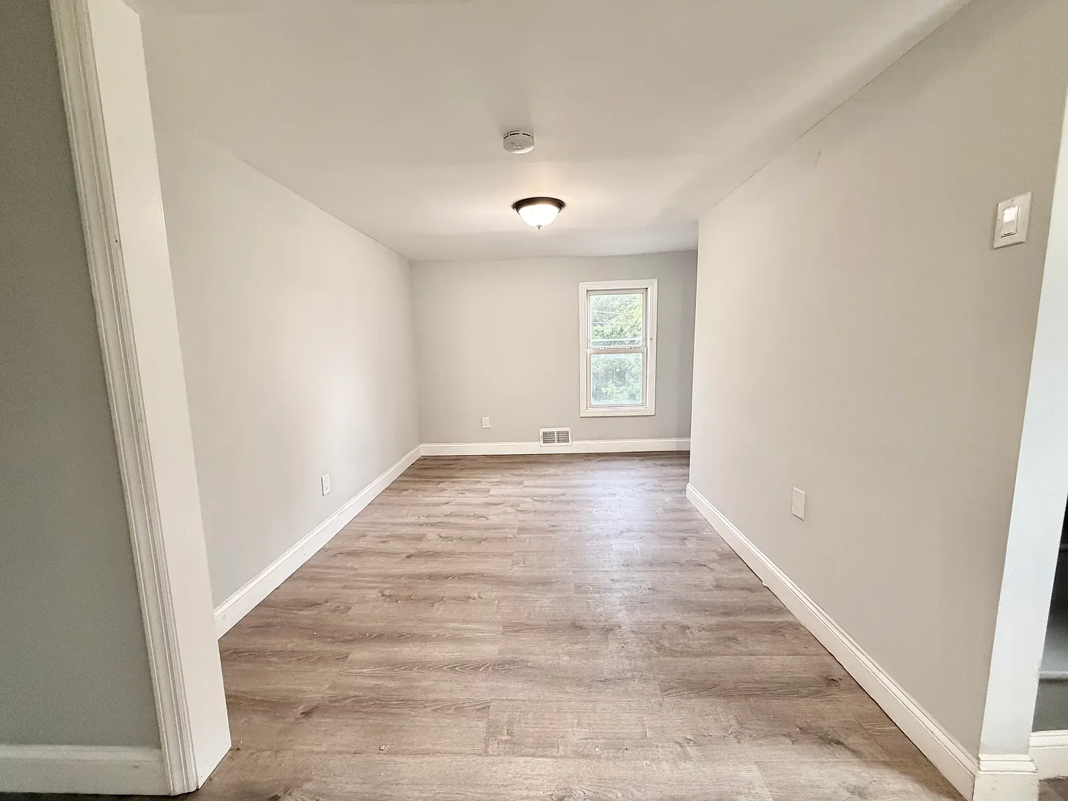 3 bed, $1,650 — Photo 4
