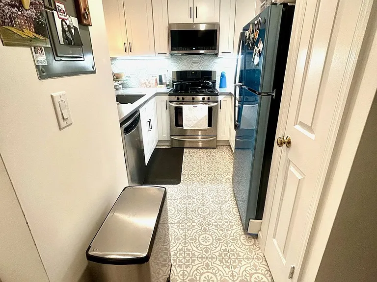 1115 Willow Ave #6 — Photo 4