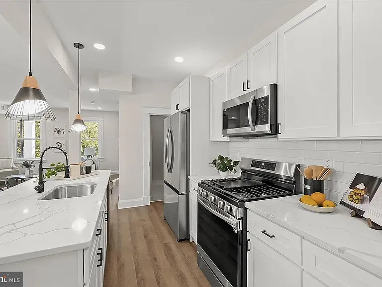 614 Stamford Rd — Photo 8