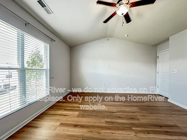8104 Yaxley Hall Dr — Photo 9