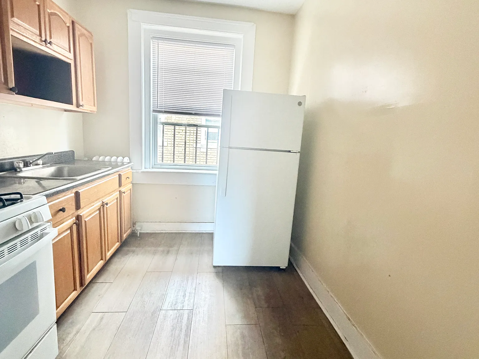 2 bed, 600 sqft, $1,425 — Photo 2