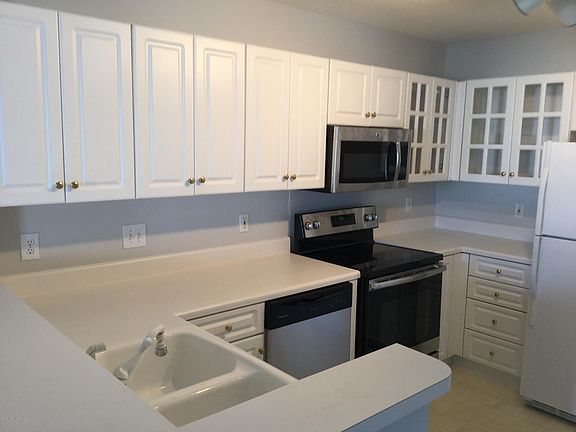 4th image of 4113 G Breezewood Drive #203