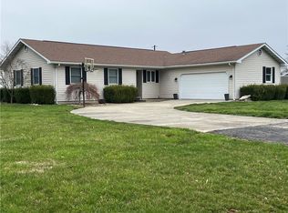 38 Leisure Acres, Sullivan, IL 61951