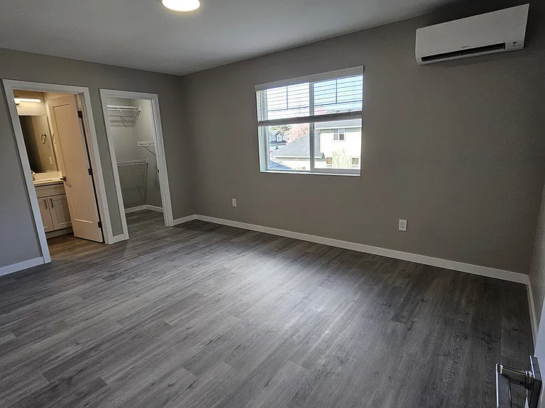 11122 Vickery Ave E #6 — Photo 10