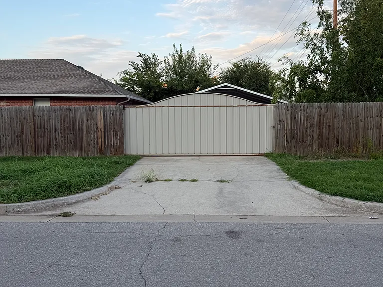 1448 NW 29th St — Photo 7