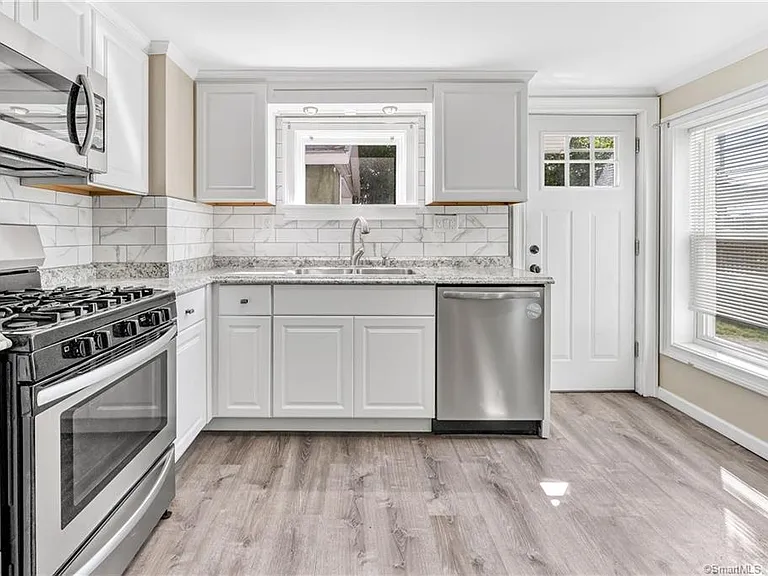 156 New Haven Ave — Photo 3