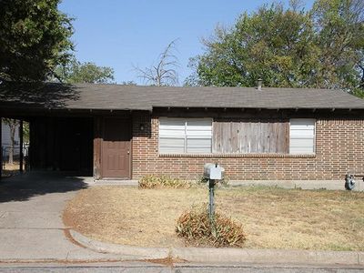 401 Hallvale Dr, White Settlement, TX, 76108