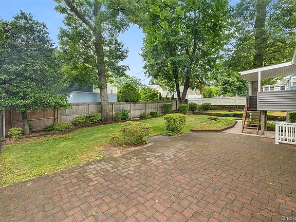 4th image of 142 Mohican Avenue