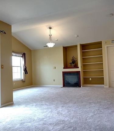 5th image of 23905 Greenwood Dr