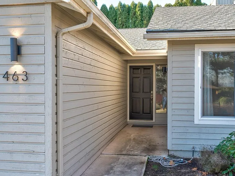 463 Suncrest Ave NW — Photo 5