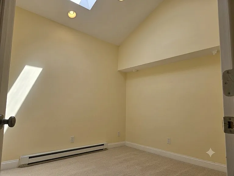 111 NW 2nd St #3 — Photo 16