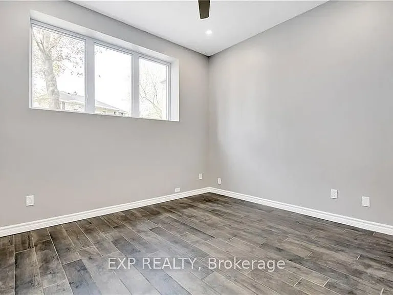 340 Queen Mary St #B — Photo 10