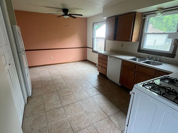 5th image of 2808 Pittsburgh Ave
