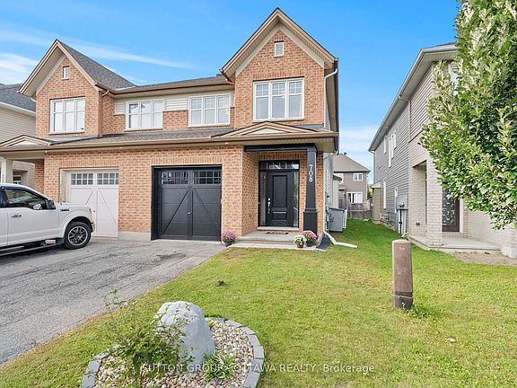 3rd image of 708 Hazelnut Cres