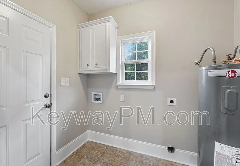 4890 Somerset Dr — Photo 17