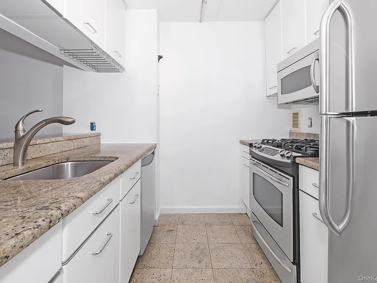 4 Martine Ave #1120 — Photo 8