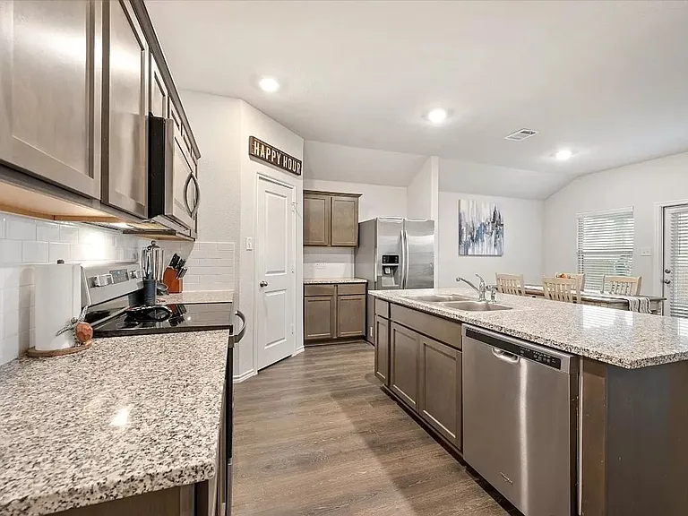 805 Fueller Dr — Photo 26