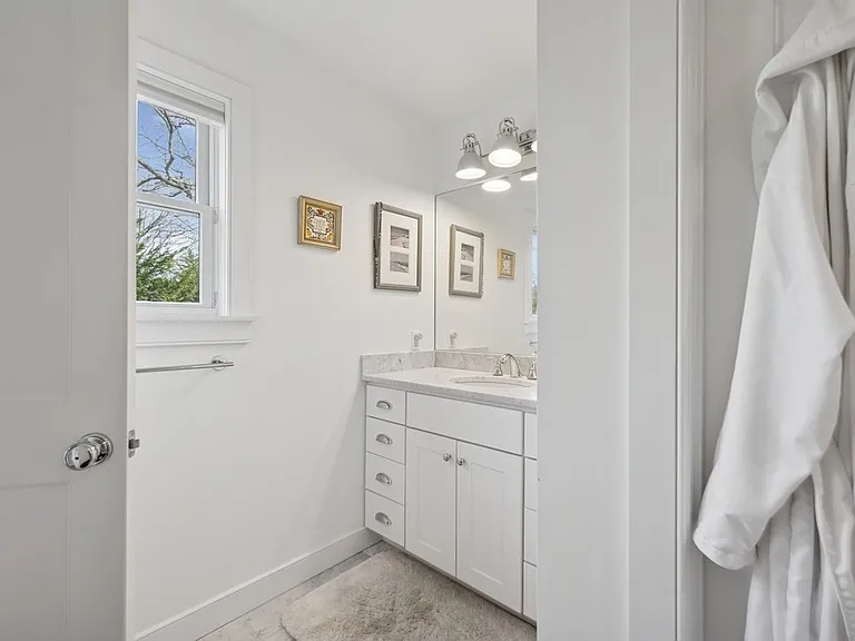 115 Park St — Photo 17
