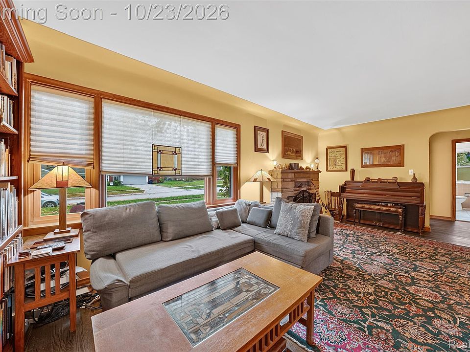 3930 Parkview Dr, photo 5