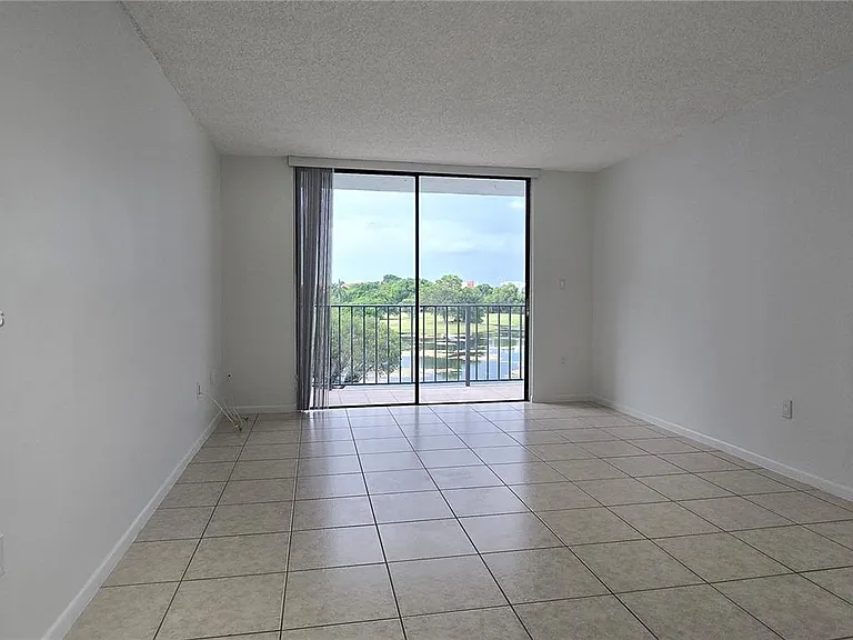 9688 Fontainebleau Blvd #404 — Photo 2