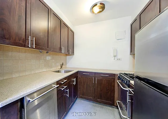 Rented by Town Residential | media 2