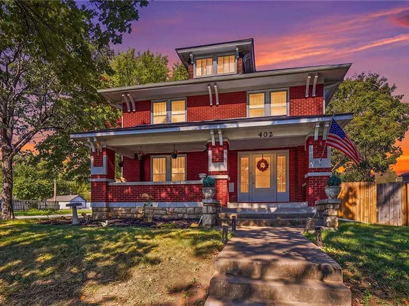 402 E Peoria St, Paola, KS 66071