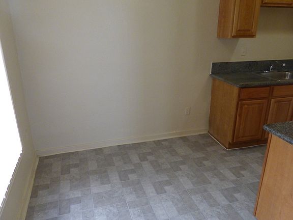 2nd image of 1124 Huntington Dr APT M