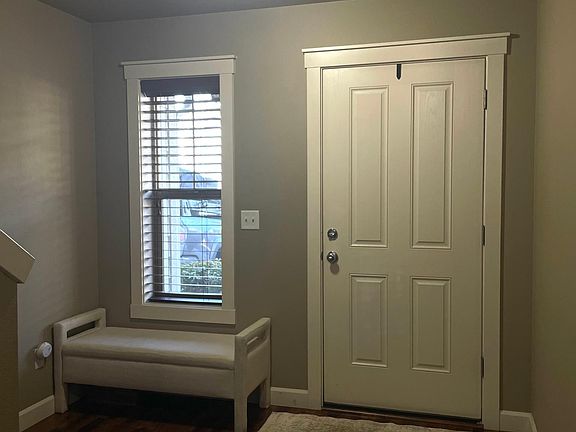 2nd image of 9523 NE 72nd St