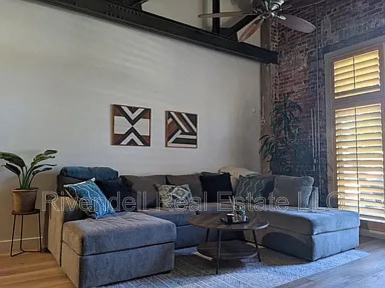 1111 N Osage St #6 — Photo 5