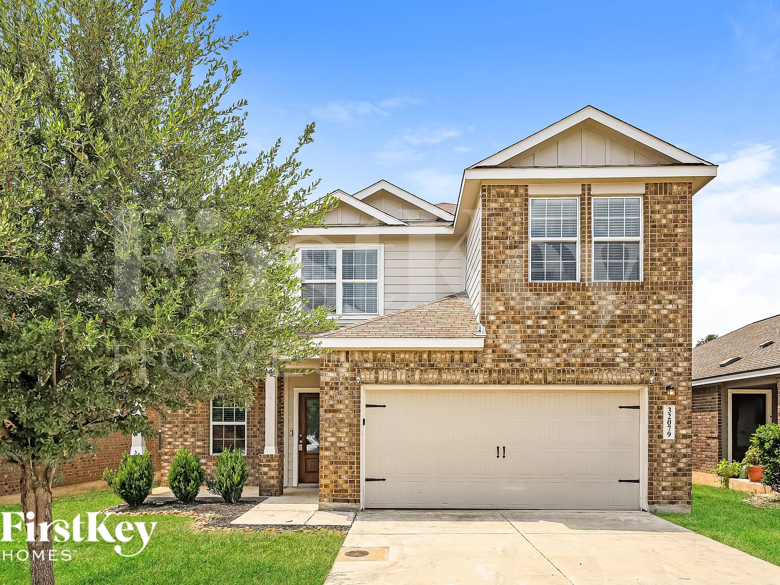 4 bed, 2.0 bath, 2642 sqft, $2,195 — Photo 1