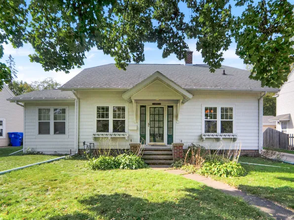 1025 N Owaissa St, Appleton, WI 54911