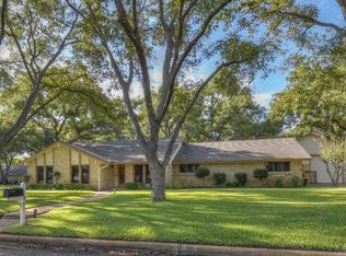301 San Saba St, Meadowlakes, TX 78654